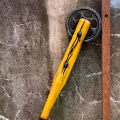 Epic Armoury LARP Honkbalknuppel Met Tandwiel, Geel -Game Promotie Winkel larp honkbalknuppel met tandwiel geel 2