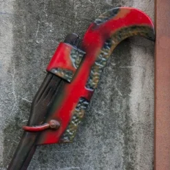 Epic Armoury LARP Roestige Maaihaak, Rood 8 Epic Armoury LARP Roestige Maaihaak, Rood -Game Promotie Winkel larp roestige maaihaak rood 2