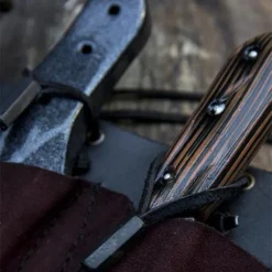 Epic Armoury Riemhouder Voor 3 LARP Werpmessen, Bruin -Game Promotie Winkel riemhouder voor 3 larp werpmessen bruin 4